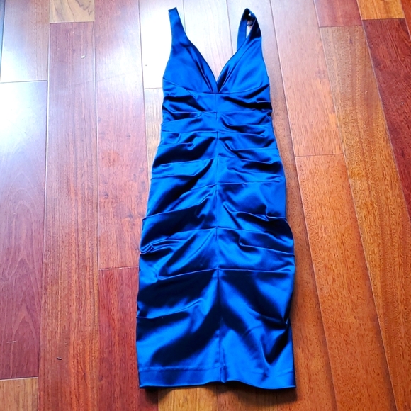Nicole Miller Dresses & Skirts - Nicole Miller shimmery blue cocktail dress